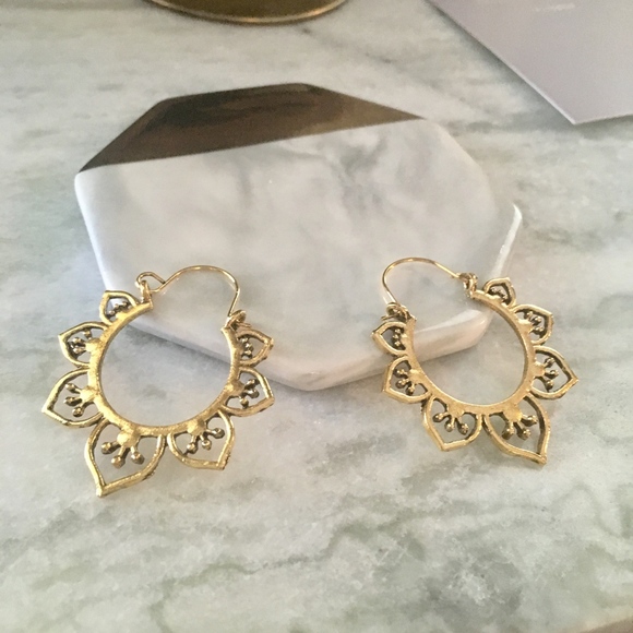 Fire Flower Boho Gypsy Aged Gold Earrings - Picture 6 of 6